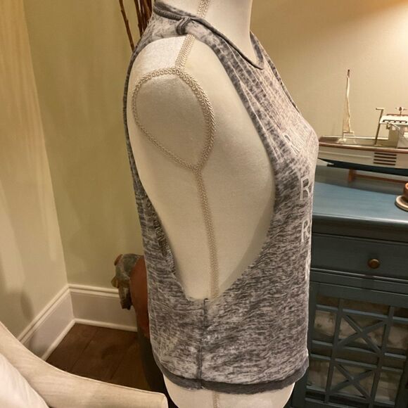 Forever 21 workout top 🤍 - Picture 4 of 4